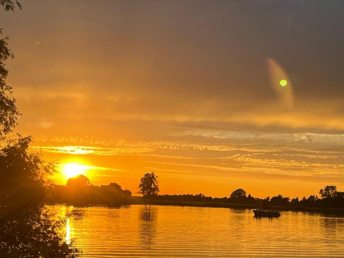 Camping Kleine Belterwijde, Wiede Lodge Met Uitzicht Over Het Water エクステリア 写真
