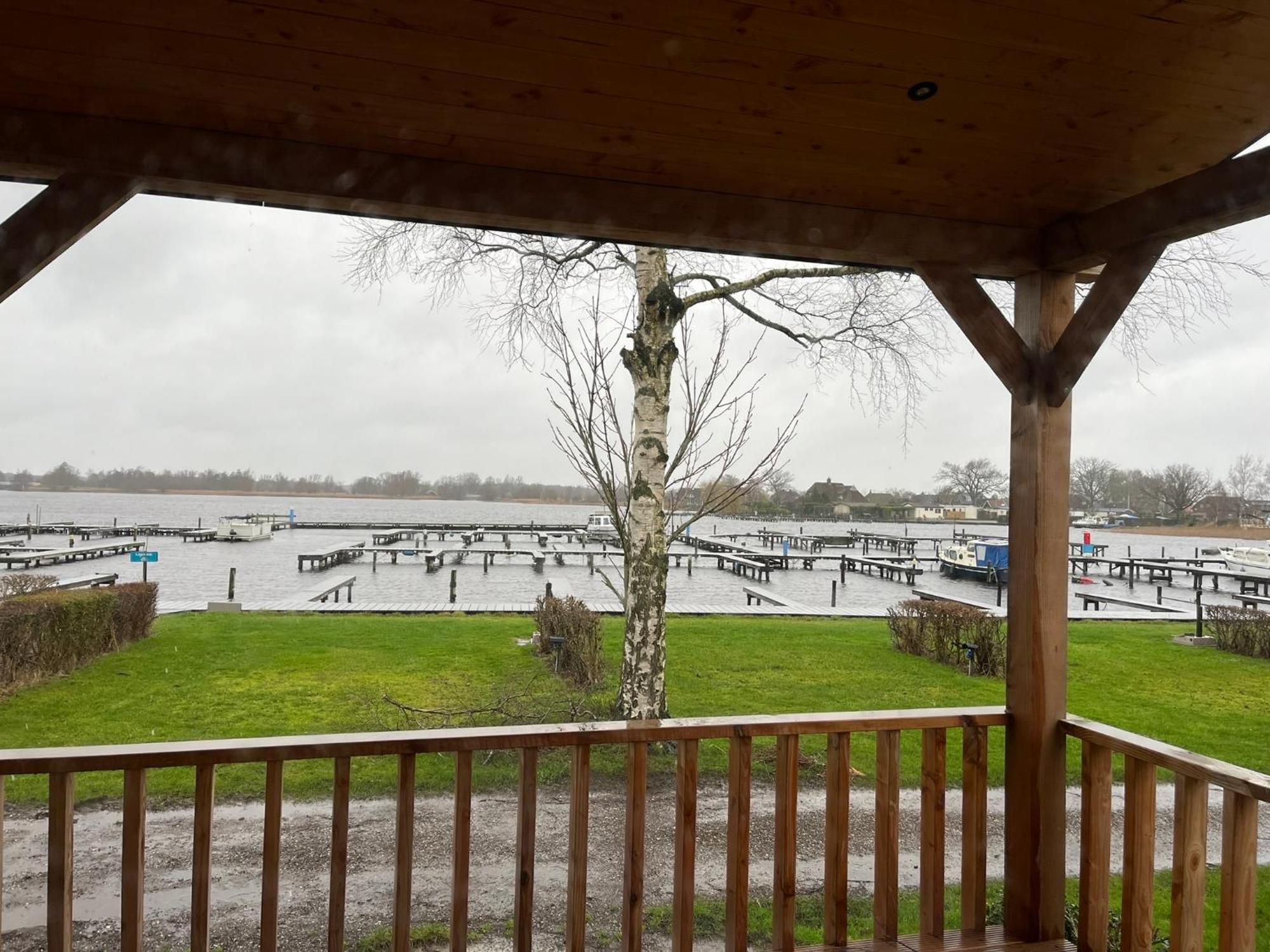 Camping Kleine Belterwijde, Wiede Lodge Met Uitzicht Over Het Water エクステリア 写真